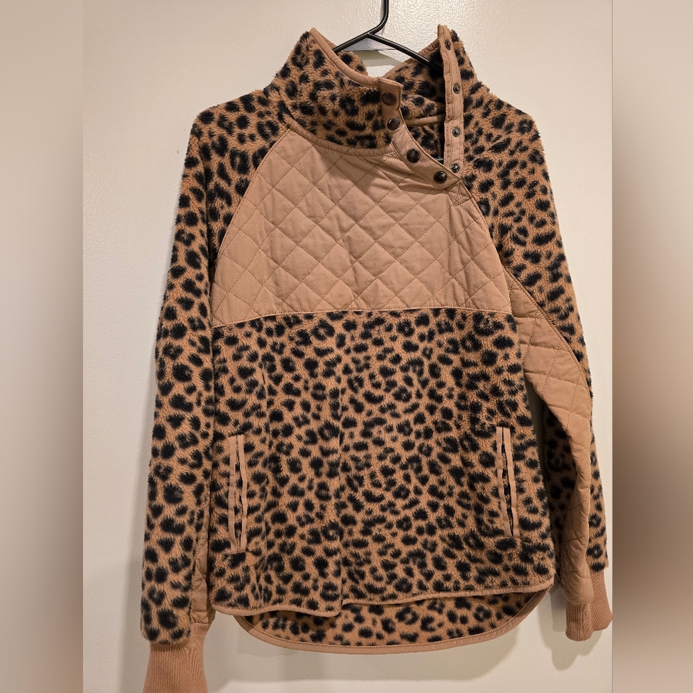 Abercrombie & Fitch Leopard Print Sherpa Pullover